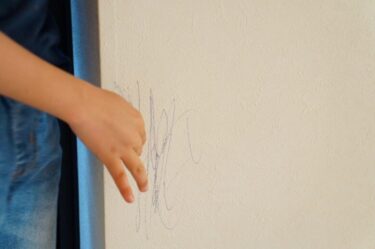 壁紙のボールペン汚れをウタマロで落とすコツと注意点